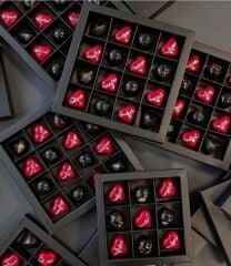 Özel Tasarım 16'lı Belçika Çikolatası – Kalp ve Gold Seri Hediye Kutusu