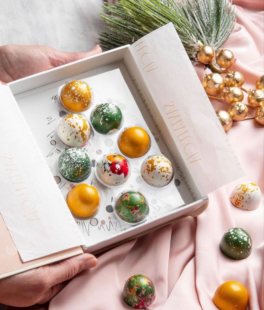 Özel Tasarım 9'lu Renkli Bonbon Belçika Çikolatası – Premium Hediye Kutusu