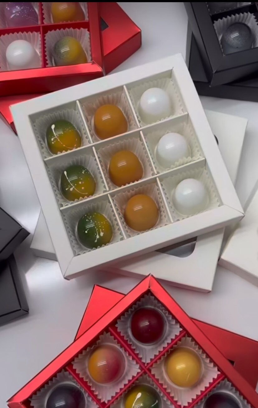 Premium El Yapımı Dolgulu Çikolata Kutusu – 9’lu Gurme Özel Seri Hediyelik