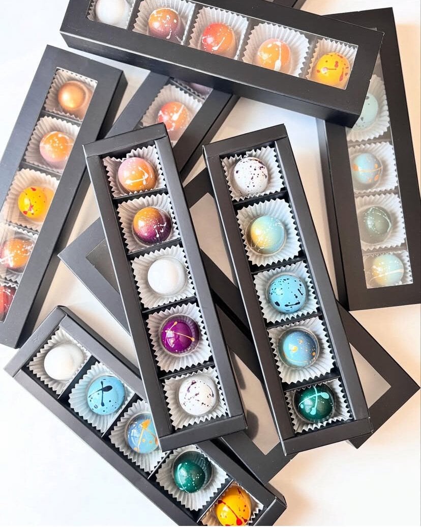 Premium El Yapımı Dolgulu Çikolata – 5’li Özel Tasarım Hediyelik Kutusu